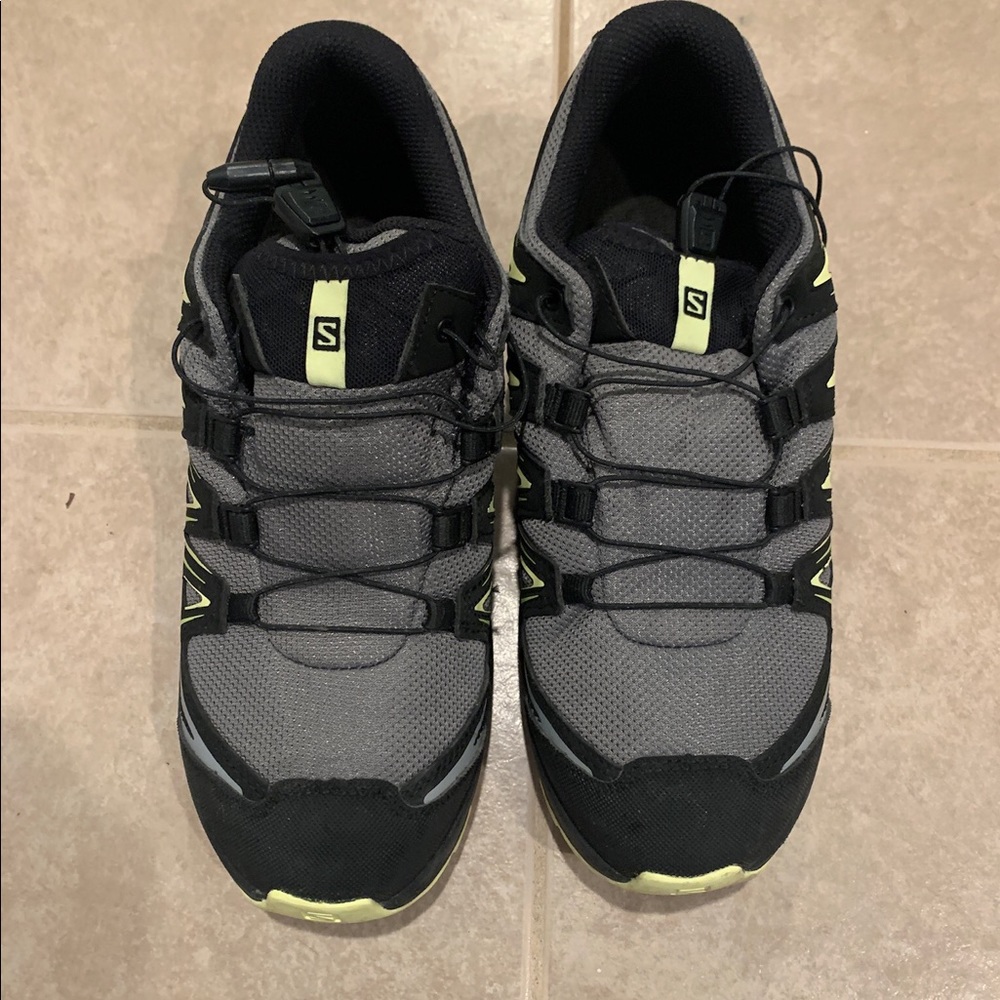 Salomon XA pro V8 kids shoes.